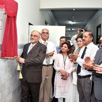 MD and CEO PPL Syed Wamiq Bokhari unveils the plaque of ICU and ward at Department of Chest Medicine JPMC