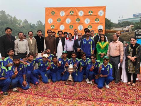 Bahawalpur teamd winner of the 1st Pakistan Petroleum Limited (PPL) Blind Cricket Championship 2017d with officials of PPLd Pakistan Blind Cricket Council and Islamabad Cricket Club of the Blind at National Cricket Groundd Islamabad. Deputy Managing Director PPL Muhammad Rafiq Vohra (fifth right) was the chief guest on the occasion