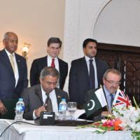 MD and CEO PPL Asim Murtaza Khan and CEO and Director Orion Energy David M. Thomas sign the Joint Study Agreement for Pakistan Offshore Exploration and a Memorandum of Understanding (MoU) for Kandhkot Gas-to-Power Project on June 28 2013 at Serena Hotel Islamabad