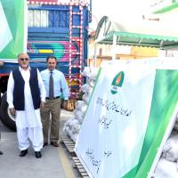 MD and CEO Syed Wamiq Bokhari and DMD (AO) Syed Kaleem Akhtar (second and third right) inspect the relief consignment before dispatch